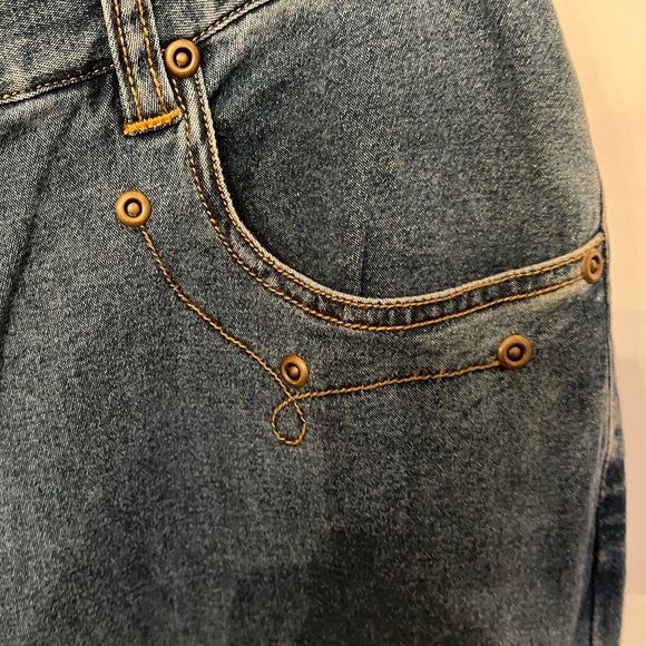 DESERT DIVA BY SHERRY HOLT BOOT CUT JEANS. SIZE 11. Inseam 33 - Picture 3 of 10